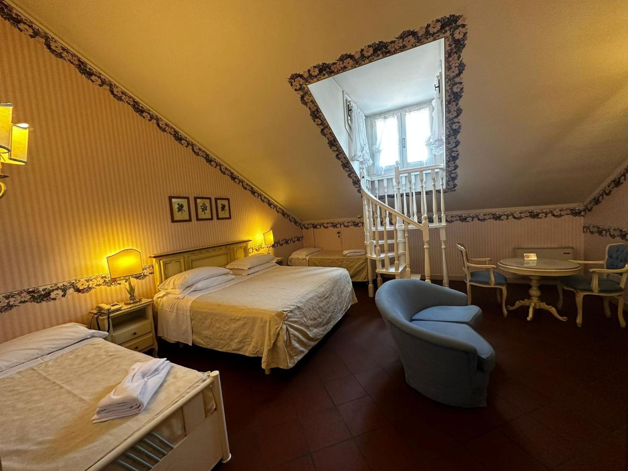 Duchessa Isabella Collection By Gsa Hotel