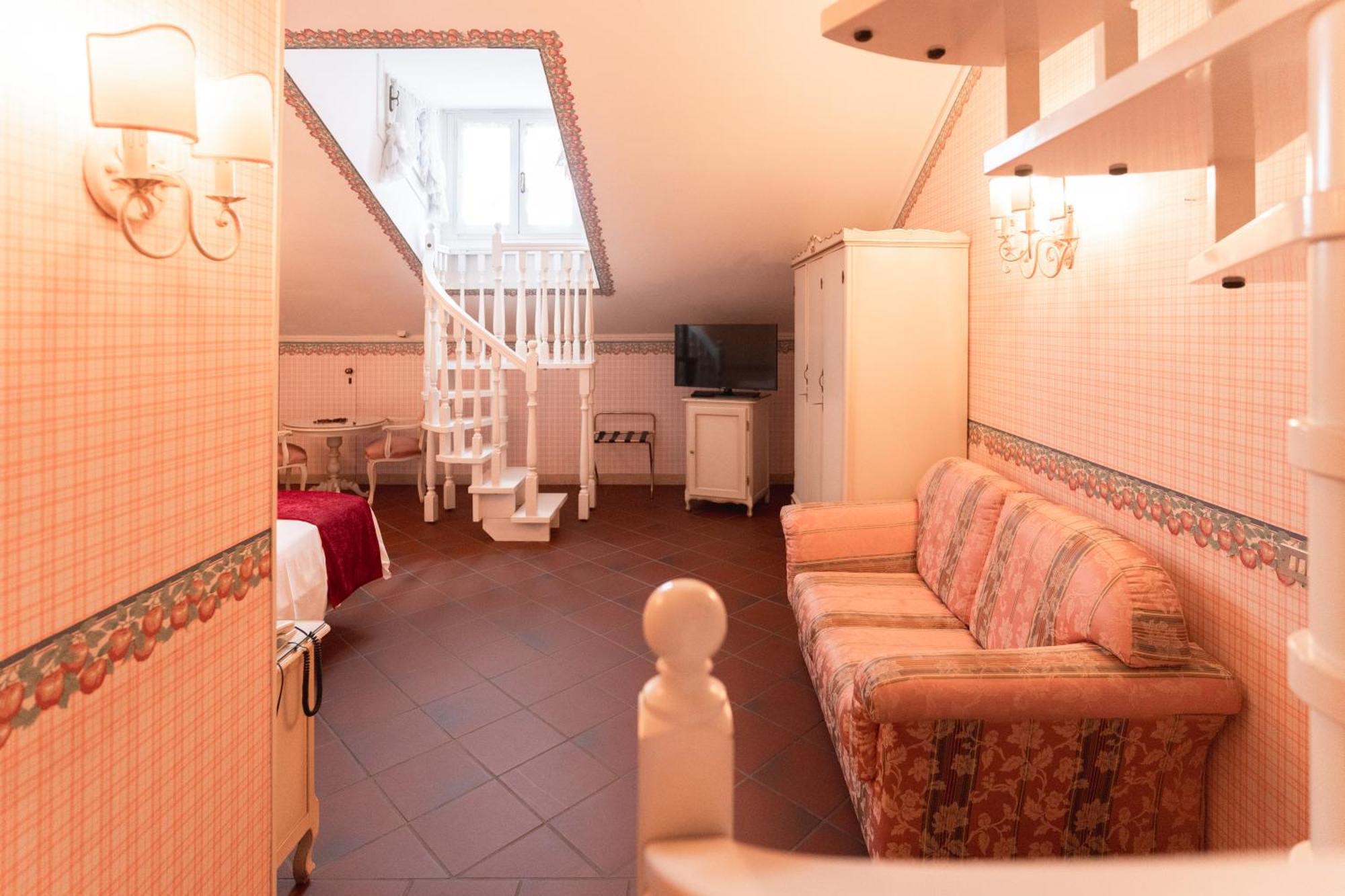 & Duchessa Isabella Collection By Gsa Ferrare