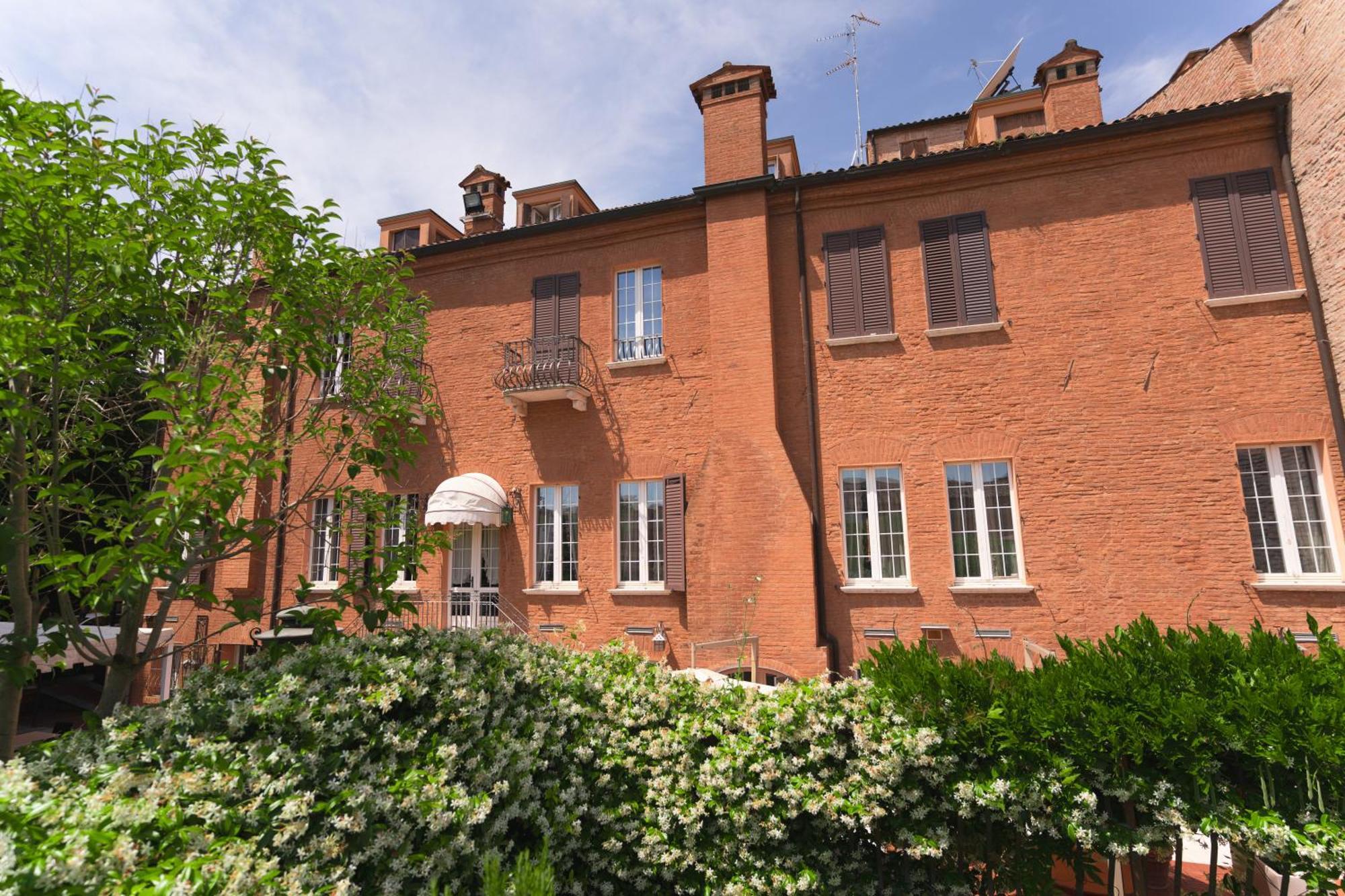 & Duchessa Isabella Collection By Gsa Ferrara